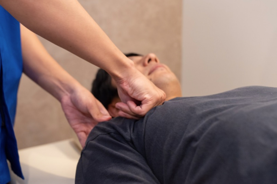 筋膜マニピュレーションの実際の施術