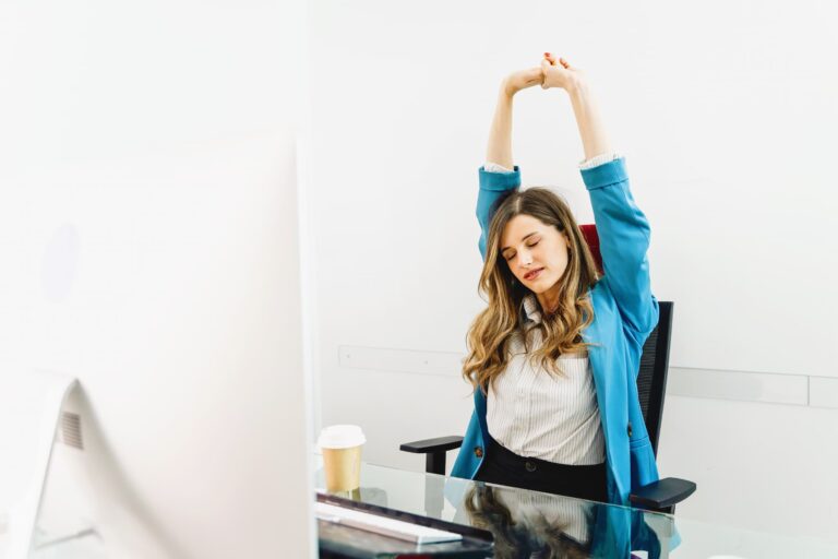 【理学療法士監修】今日から試せる疲れを取る方法を紹介