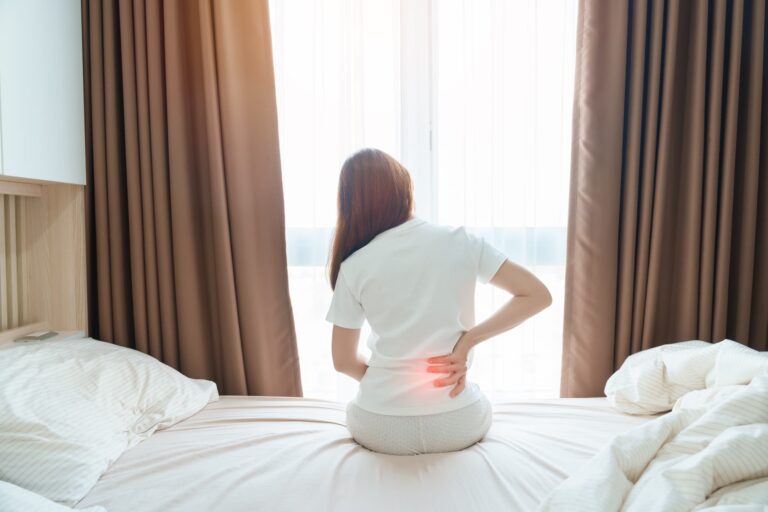 冷えからくる腰痛の症状とは？簡単にできる改善方法を5つ紹介！