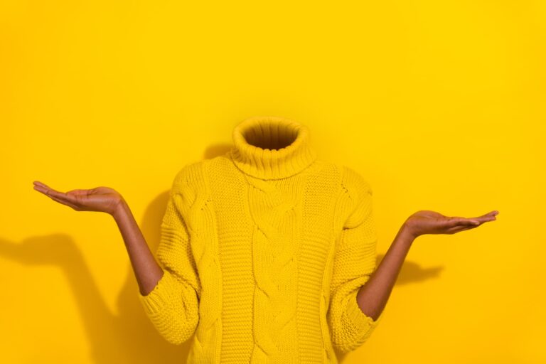 肩の高さが違うのはなぜ？原因やセルフチェックの方法、ストレッチ法を紹介