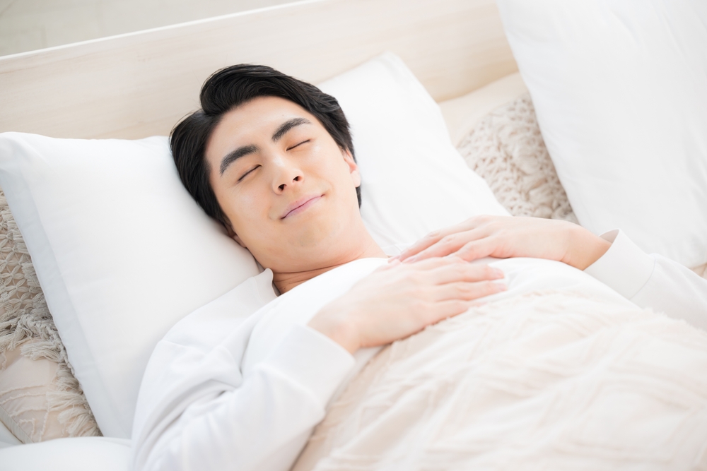 反り腰におすすめの寝方は？マットレスを選ぶ際のポイントも解説