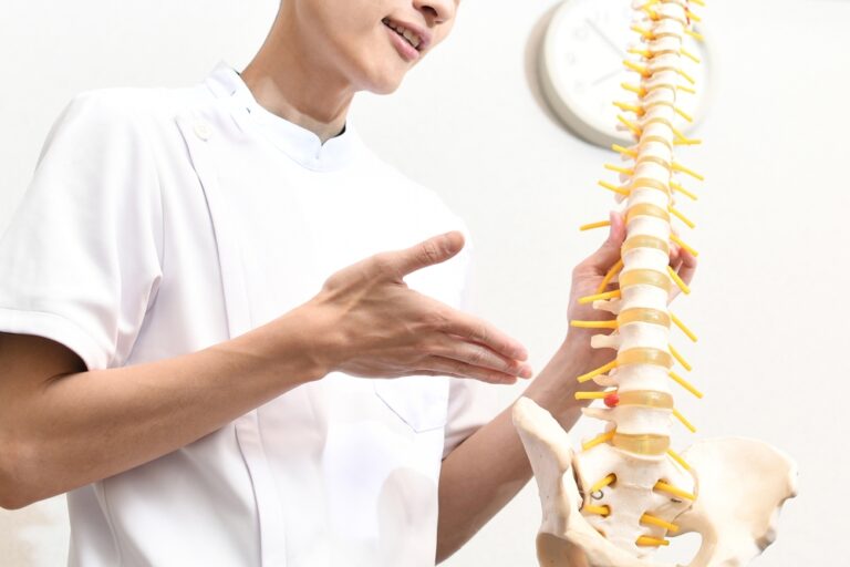 整体に通う5つのメリットを解説！整骨院・接骨院・病院との違いは？