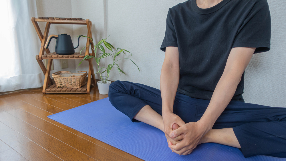 股関節のつまりはなぜ起こる？改善するためのストレッチ方法を紹介