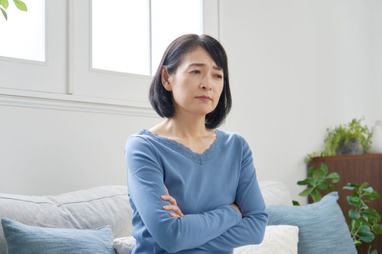 ぎっくり腰に予兆はある？対処法と予防法についても紹介