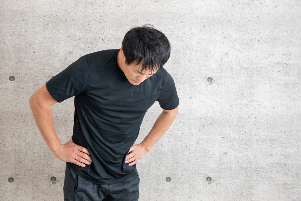 股関節がゴリゴリする原因は？自宅でできる対処法も解説