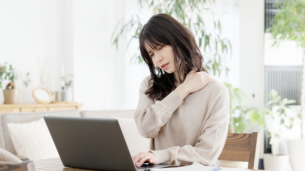 肩こり改善は整体とマッサージどっちが良い？アプローチの違いを徹底解説