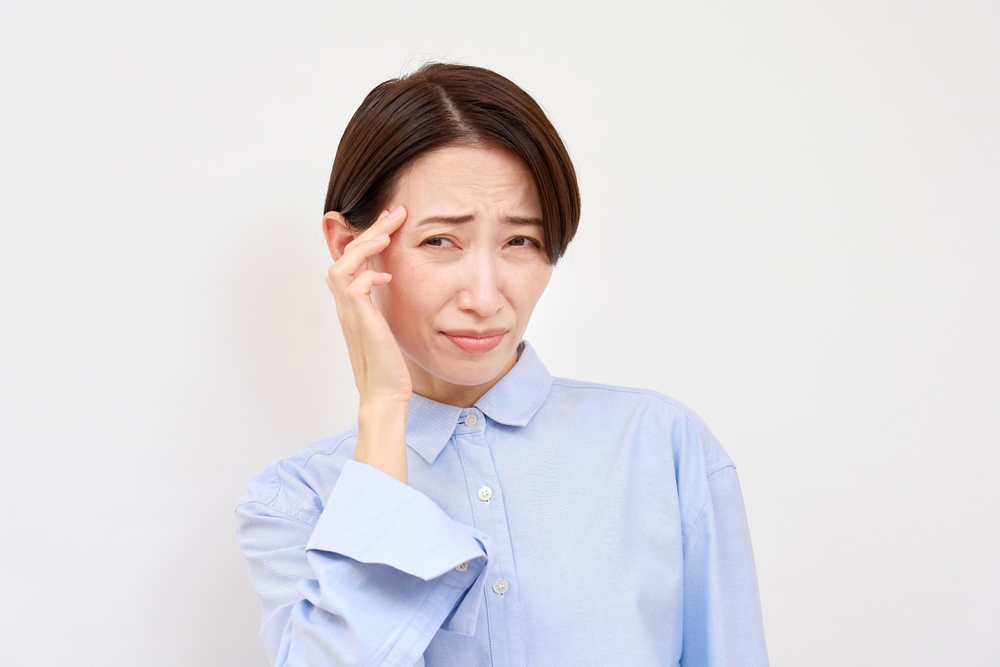 こめかみが痛い！原因や対処法、予防法を解説