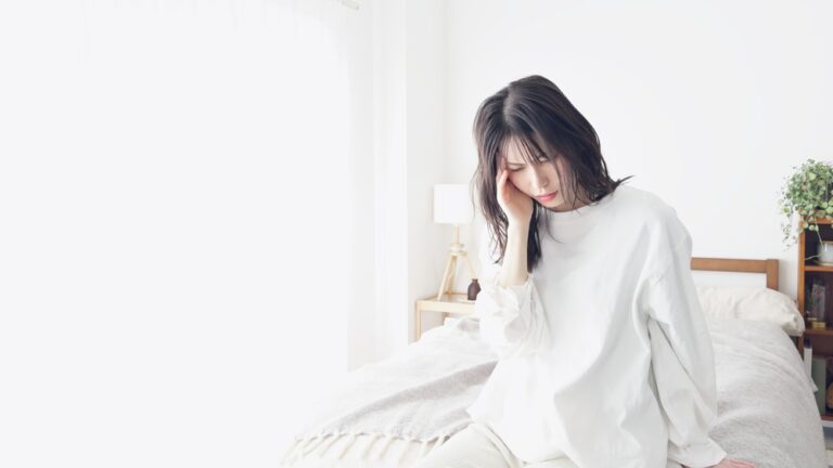 めまいを緩和する手首のツボとは？手首以外のツボや対処法を解説