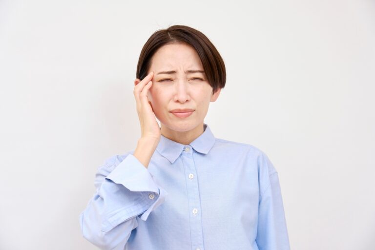 片頭痛にこんな食べ物はダメ！痛みを防ぐ食材や対策も解説