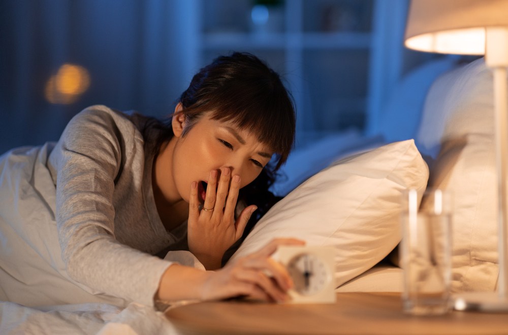 夜中に目が覚める「中途覚醒」とは?
