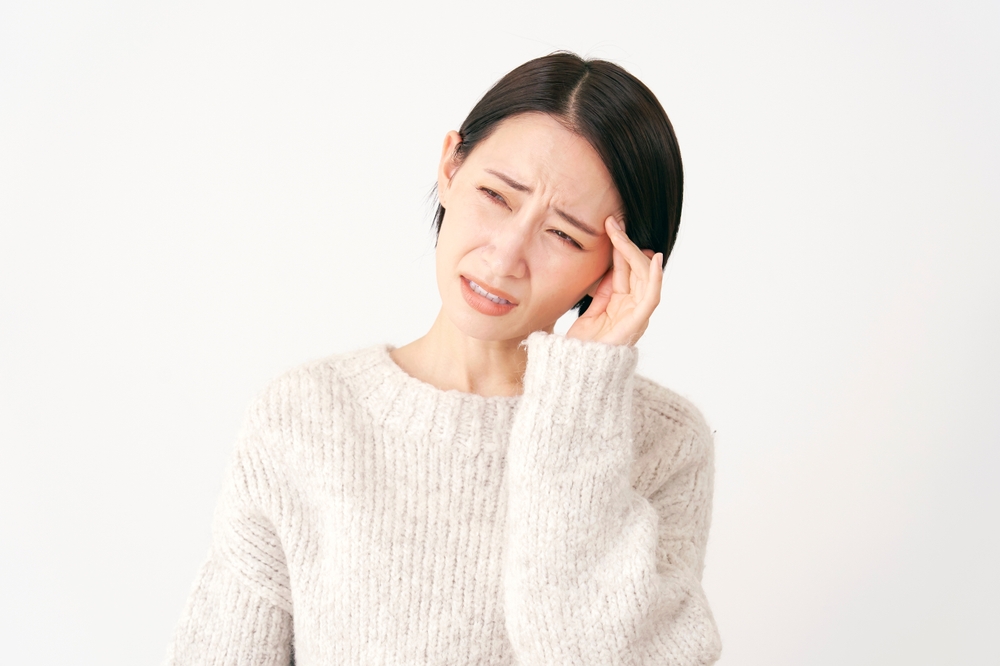 こめかみの痛みを予防したいと考えている女性