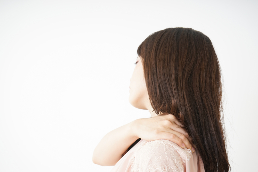 肩甲骨のストレッチは肩こり対策に効果的!