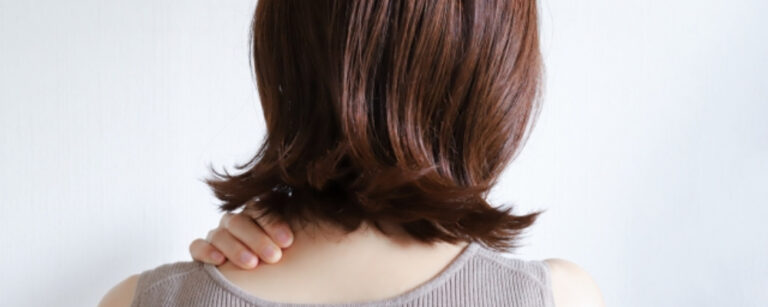 なで肩とはどのような状態？なで肩になる原因や対処法